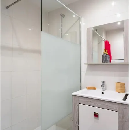 Spacieux 3 Pièces à 200m Des Plages Appartement