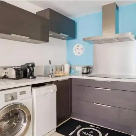 Appartement Spacieux 3 Pièces à 200m Des Plages *