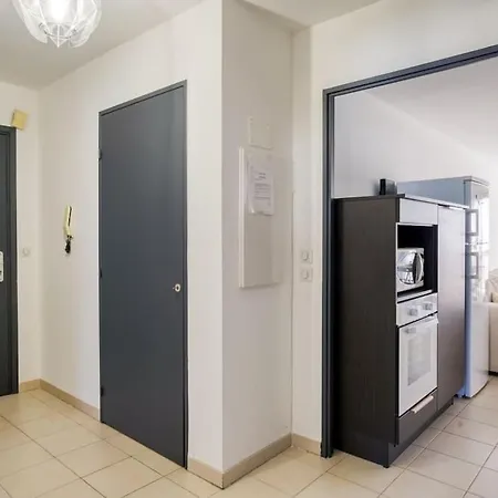 Spacieux 3 Pieces A 200m Des Plages Appartement